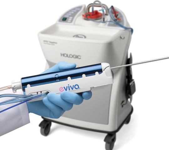 Sistema de biopsia mamária Eviva® da Hologic em fundo branco
