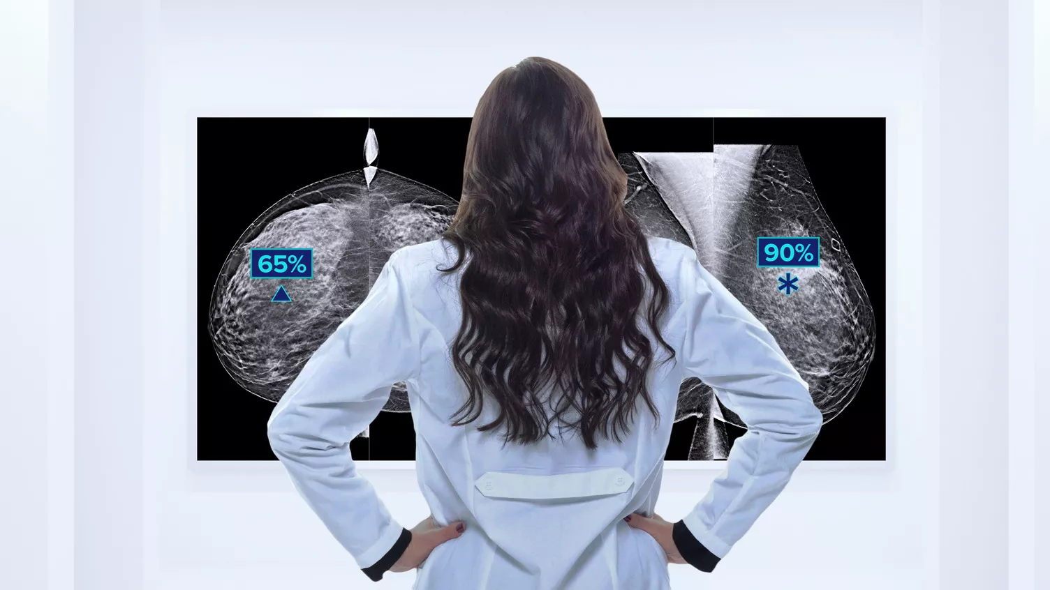 Médica a analisar imagens de raios X