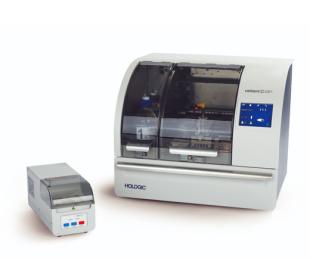 Sistema automatizado de blocos celulares Cellient® da Hologic em fundo branco